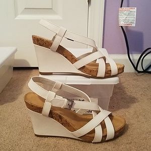 White Aerosoles Wedge Sandals